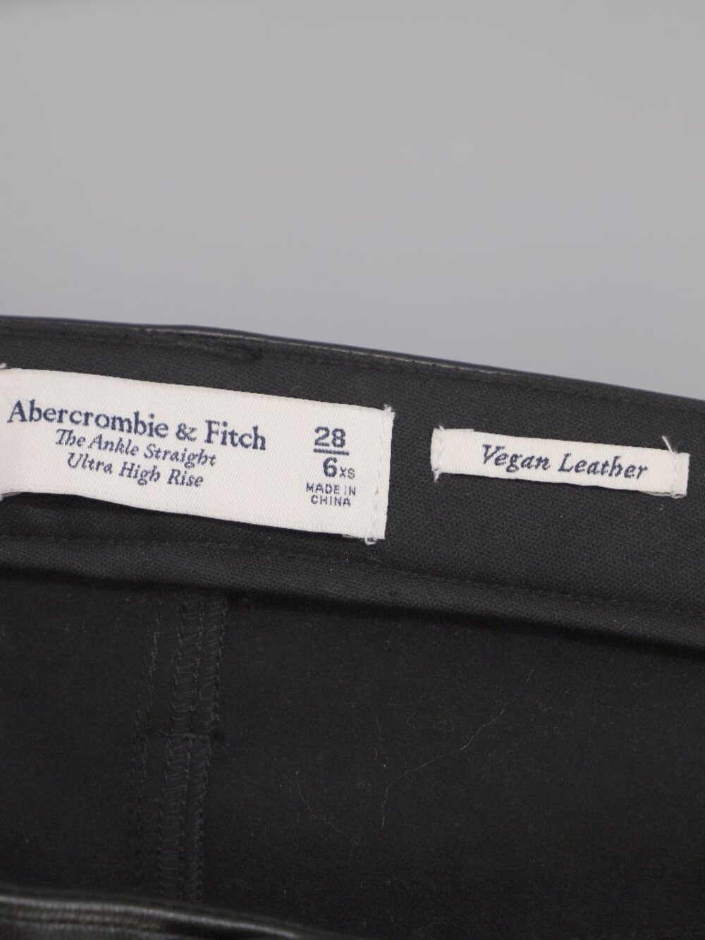 NWT Abercrombie & Fitch Vegan Leather Ankle Straight Pant Black Size 28 Short - Picture 7 of 10